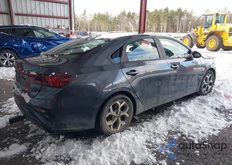 2021 Kia Forte Lxs z USA, uszkodzony, nr VIN 3KPF24AD0ME369970
